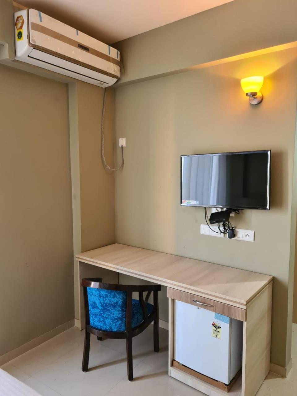 Dubey Homestay - 500 Meter From Temple Vrindāvan 외부 사진